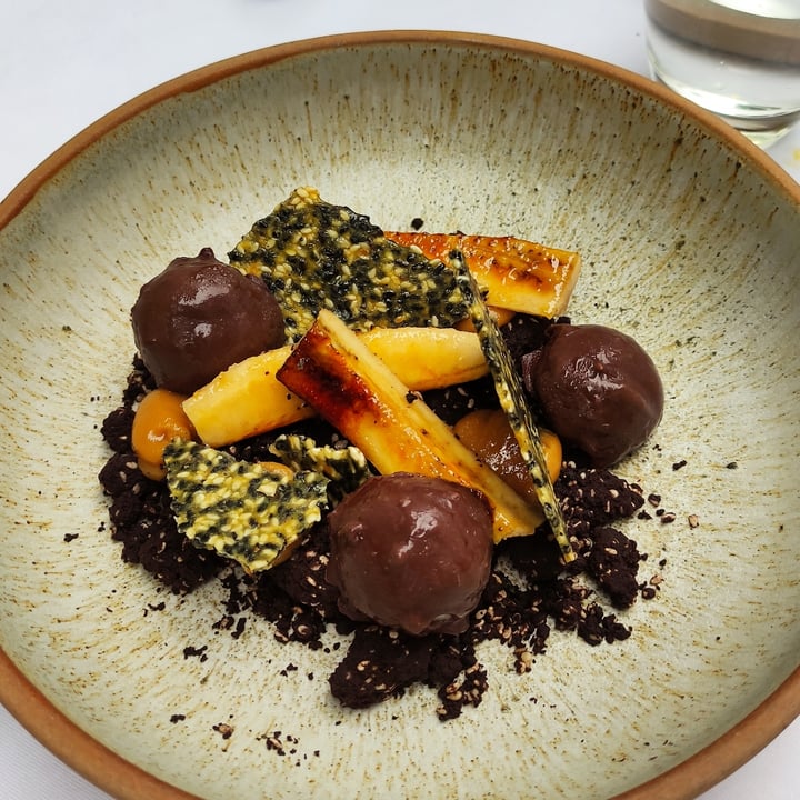 review photo of Gioia Restaurante & Terrazas Postre con banana caramelizada, helado de banana y tierra de cacao y sesamo shared by @mababu on 05 Feb 2022 - review