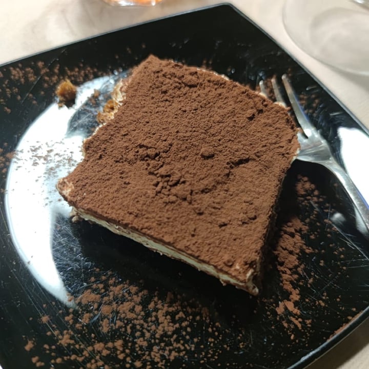 photo of La Tecia Vegana Tiramisu shared by @valentinafedi on  10 Apr 2022 - review