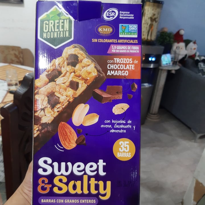 photo of The Green Mountain Sweet & Salty shared by @monserrattr on  11 Jan 2022 - review