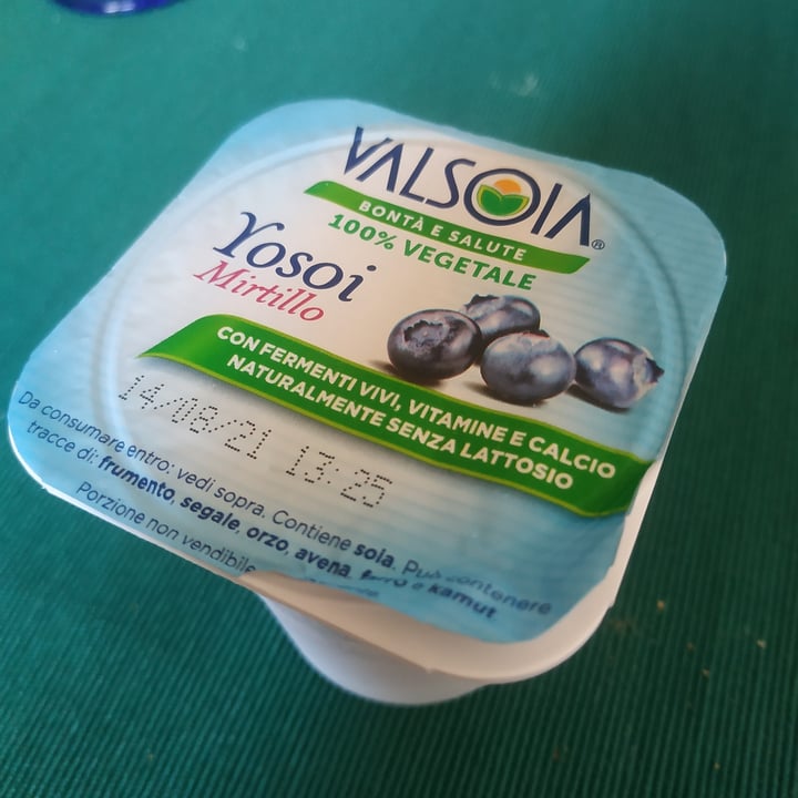 photo of Valsoia Yosoi Yogurt Mirtillo shared by @cecib on  18 Aug 2021 - review
