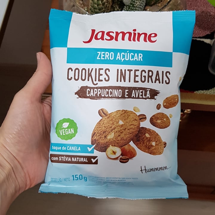 photo of Jasmine Cookies Integrais Zero Açúcar - Cappuccino e Avelã shared by @vrgvegana on  11 Aug 2022 - review