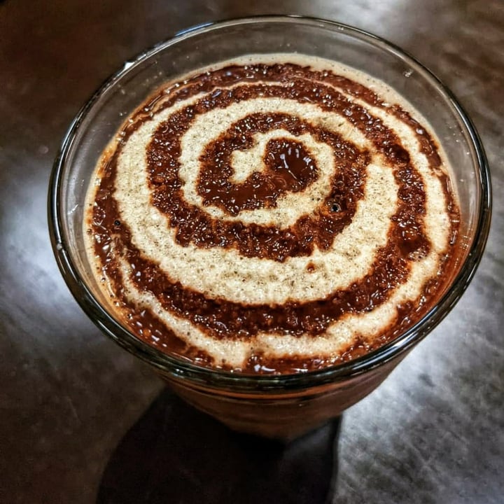photo of Starbucks Coffee Oats Cocoa Frappuccino shared by @wakaflockaflame on  20 Mar 2021 - review