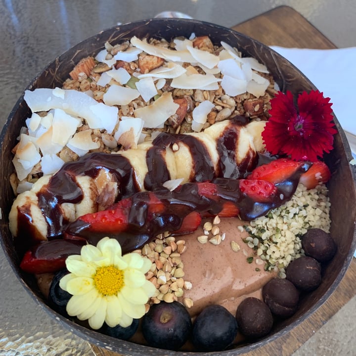photo of Harvest Cafe Cacao dream Smoothie Bowl shared by @kaylaeden on  04 Sep 2021 - review