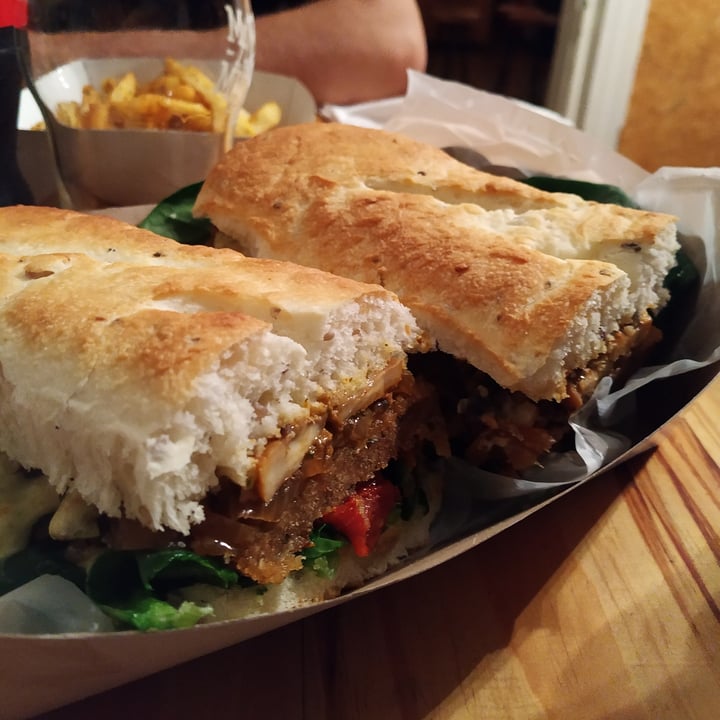 review photo of Es un montón Sangucheria Sándwich El Joker shared by @florweimann on 21 Jun 2021 - review