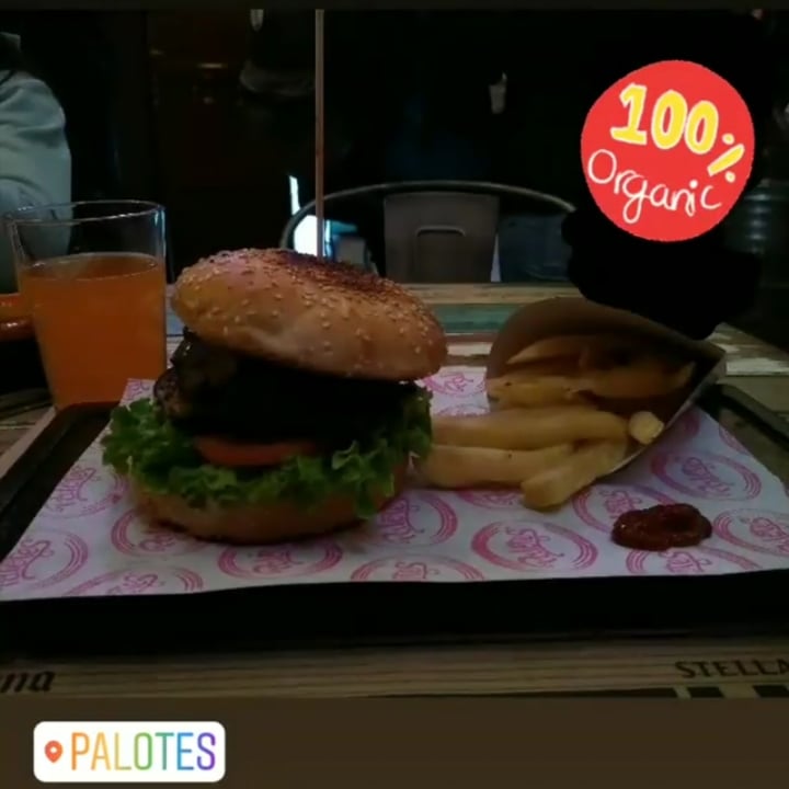 review photo of Palotes Comida Hamburguesa Vegana shared by @micaelacolodro on 25 Jun 2020 - review