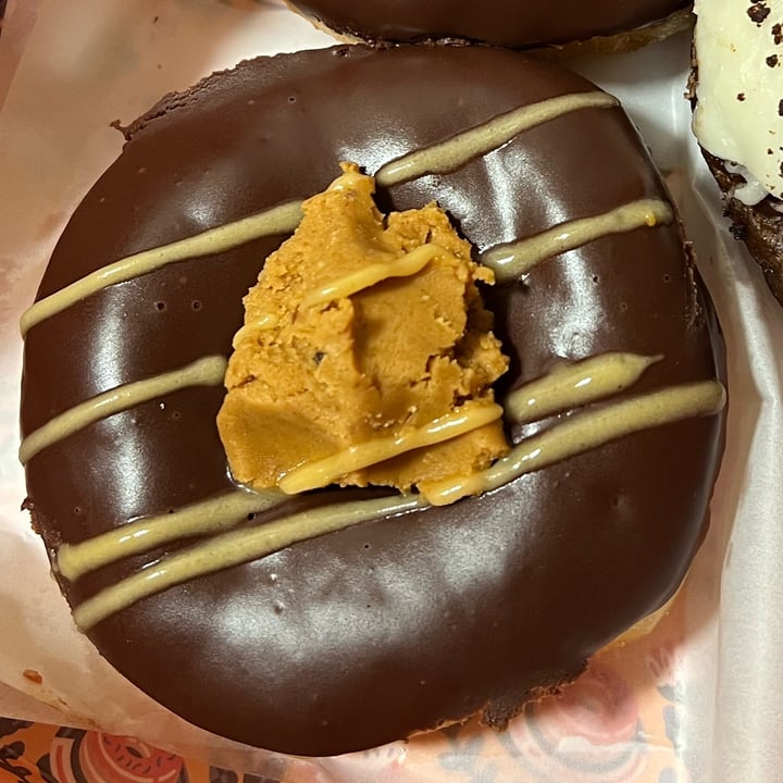 photo of Brammibal's Donuts Choc peanut fudge shared by @maddalenafranzini on  15 Nov 2022 - review