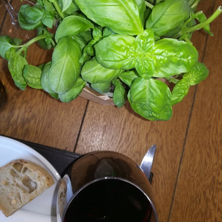 photo of Trattoria Medina calice di vino shared by @roberta2021 on  27 Aug 2022 - review