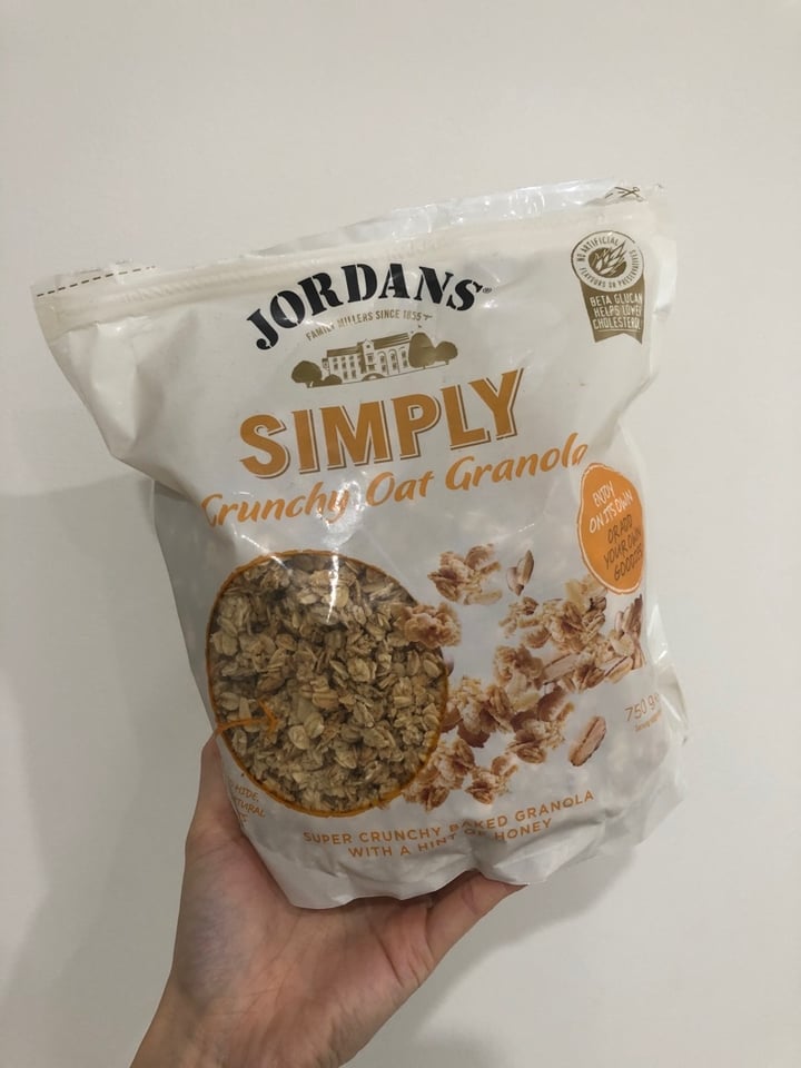 photo of Jordans Simply Crunchy Oat Granola shared by @indohonkie on  20 Dec 2019 - review
