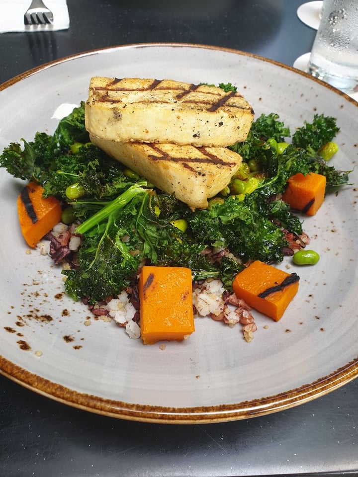 photo of etto Kale & tofu brunch bowl shared by @monicalovesveggies on  24 Feb 2019 - review