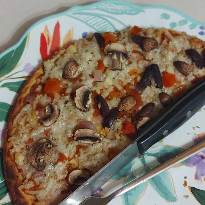 photo of Daiya Mediterranean Pizza shared by @svraphael88 on  04 Oct 2021 - review