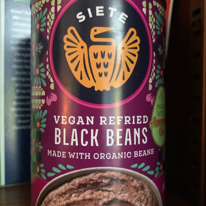 photo of Siete Family Foods Vegan Refried Black Beans shared by @allhess on  18 Jun 2022 - review