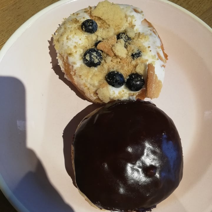 photo of Brammibal's Donuts Blueberry Lemon Cheesecake shared by @lamy on  31 Aug 2022 - review