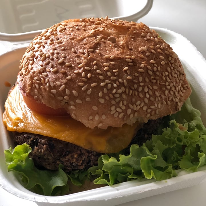 review photo of Emma Pea Berlin Beast Burger shared by @buckno on 30 Apr 2020 - review
