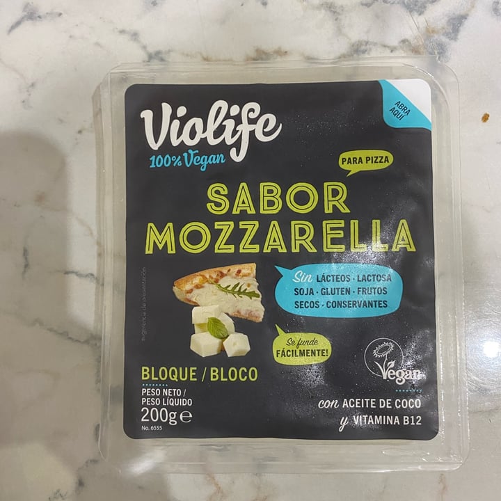 photo of Violife Queijo, tipo bloco sabor mozzarella, marca Violife shared by @martinaldd on  31 Oct 2022 - review