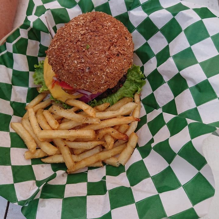 photo of Changomango Cheese Burguer shared by @itsgabyy on  26 Feb 2022 - review