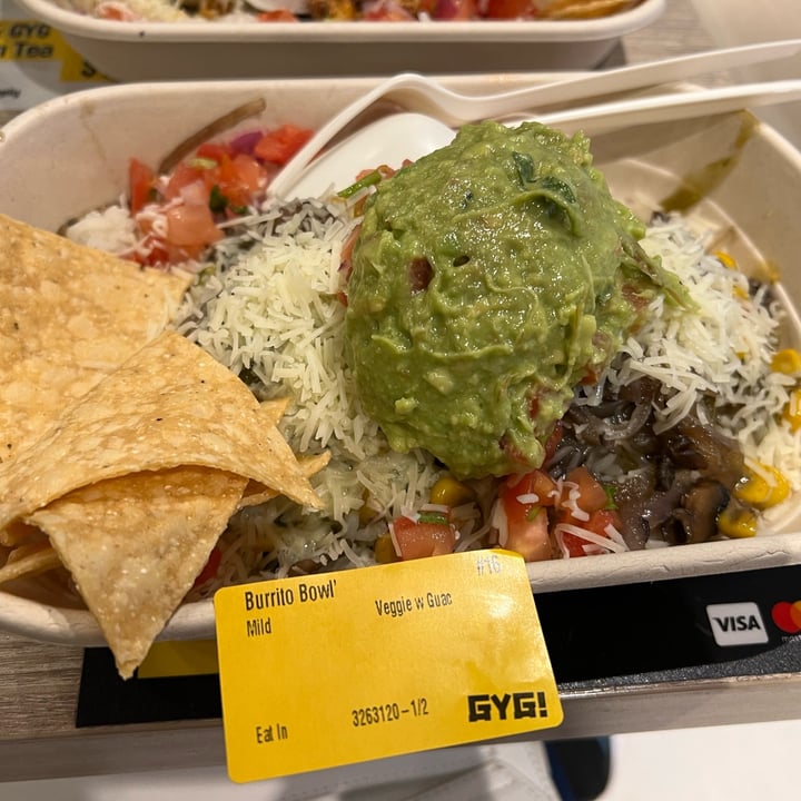 photo of Guzman y Gomez Burrito Bowl With Sauteed Veggies And Guacamole shared by @priyaravi03 on  25 Jan 2022 - review