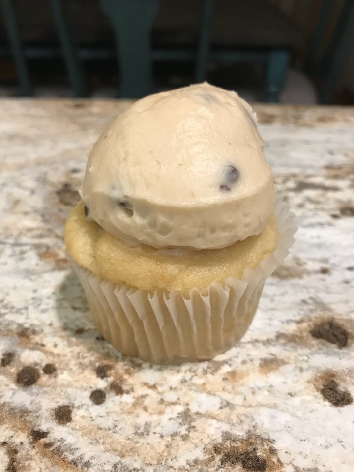 photo of Vegan East Chocolate Chip Cookie Dough Cupcake shared by @dianna on  18 Oct 2018 - review