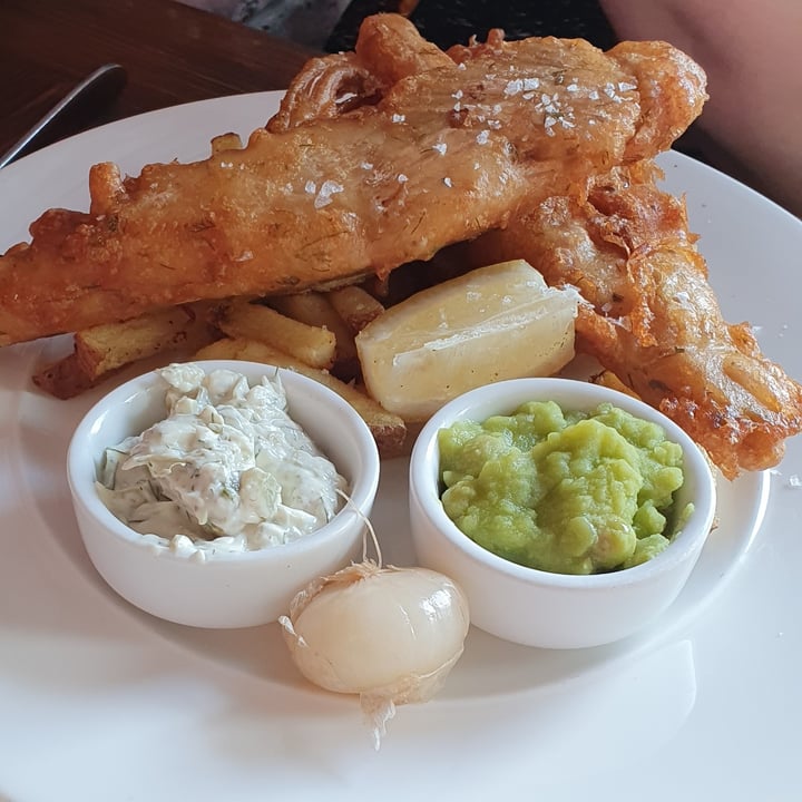 photo of Harmonium Banana blossom fish and chips shared by @vix3n on  14 Oct 2021 - review