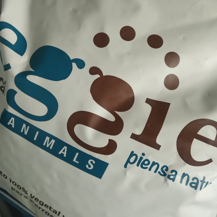 review photo of VeggieAnimals VeggieAnimals PLUS - Perros adultos shared by @helenabat on 13 Aug 2020 - review