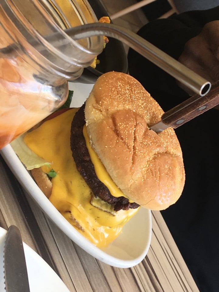 review photo of Alice & Friends' Vegan Kitchen Noble Burger shared by @colette614 on 07 Mar 2020 - review