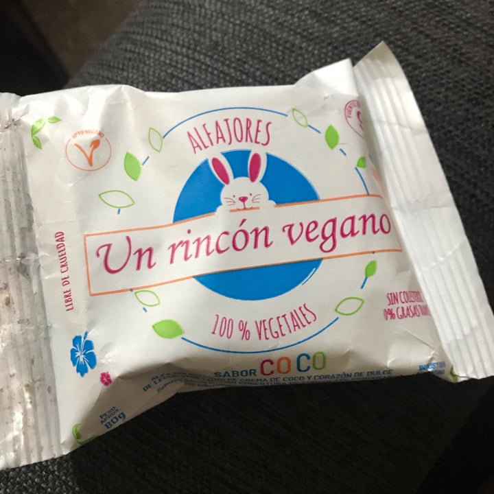 photo of Un Rincón Vegano Alfajor de Coco shared by @moli23 on  27 Apr 2021 - review