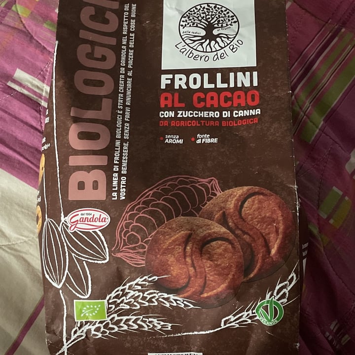 photo of L'albero del Bio Frollini al cacao shared by @giulia888 on  15 May 2022 - review