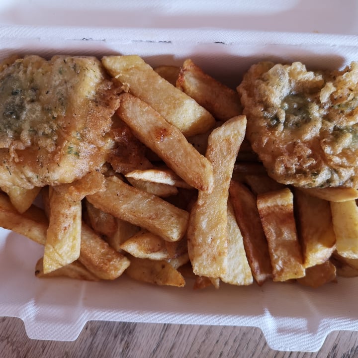 photo of capplemans fish and chips Tofu Battered With Seasoning & Chips shared by @pointsofellie on  21 Apr 2021 - review