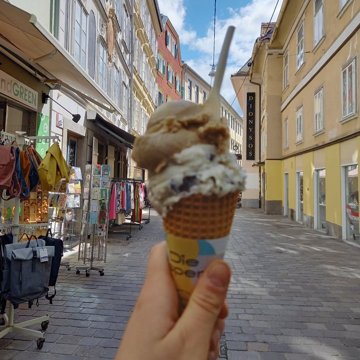 review photo of Die Eisperle Mint with chocolate chips shared by @mars96 on 16 Apr 2022 - review