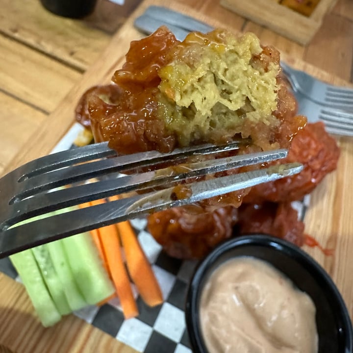 photo of Blooming ONION Boneless shared by @berryveganplanet on  08 Oct 2022 - review