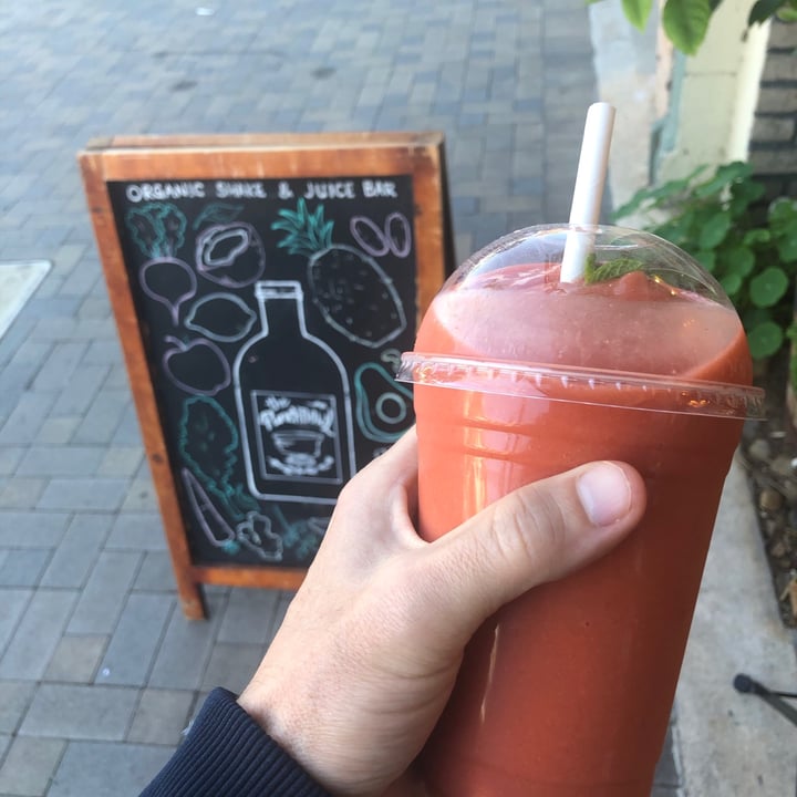 review photo of The Punchbowl Sweet Tart Shake shared by @yelloow7 on 02 Feb 2021 - review