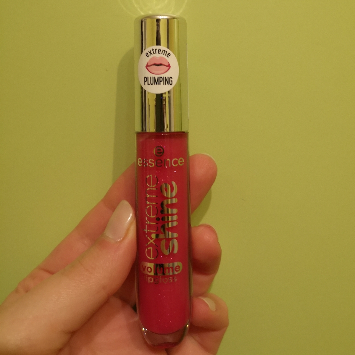 Essence Extreme Shine Volume Lipgloss Reviews abillion