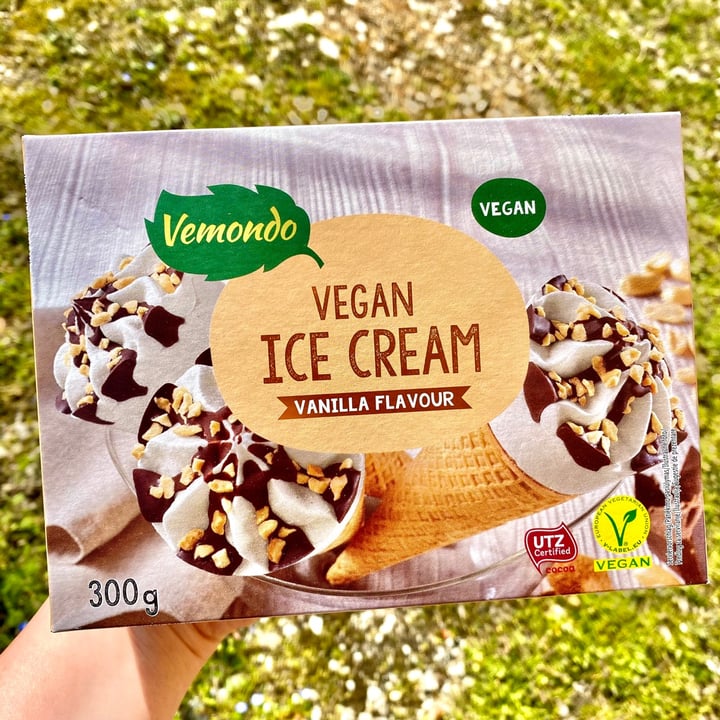 photo of Vemondo Vegan Ice Cream Vanilla Flavour shared by @itsanavi on  15 Sep 2021 - review