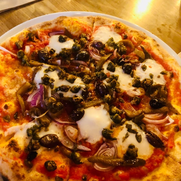 photo of Nolita Sicily Pizza shared by @emmalivingvegan on  18 Oct 2021 - review