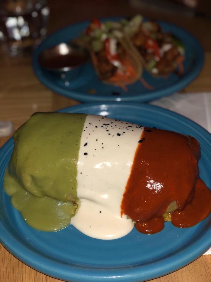 photo of Jajaja Plantas Mexicana Chorizo Burrito shared by @thevegacademy on  06 Nov 2018 - review