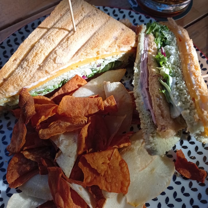 photo of Dolce&Vegana enjoy ethically Sandwich XL mixto shared by @kantaber on  06 Nov 2021 - review