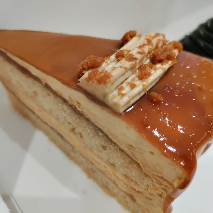 photo of Hvala Craig Road Speculoos Cake shared by @mikebroadhead on  03 Jan 2022 - review