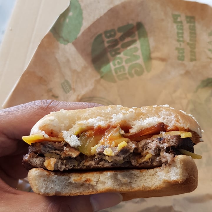 review photo of Burger King Leicester Square Plant-based Bakon Double Cheeezeburger shared by @rnp20 on 17 Mar 2022 - review