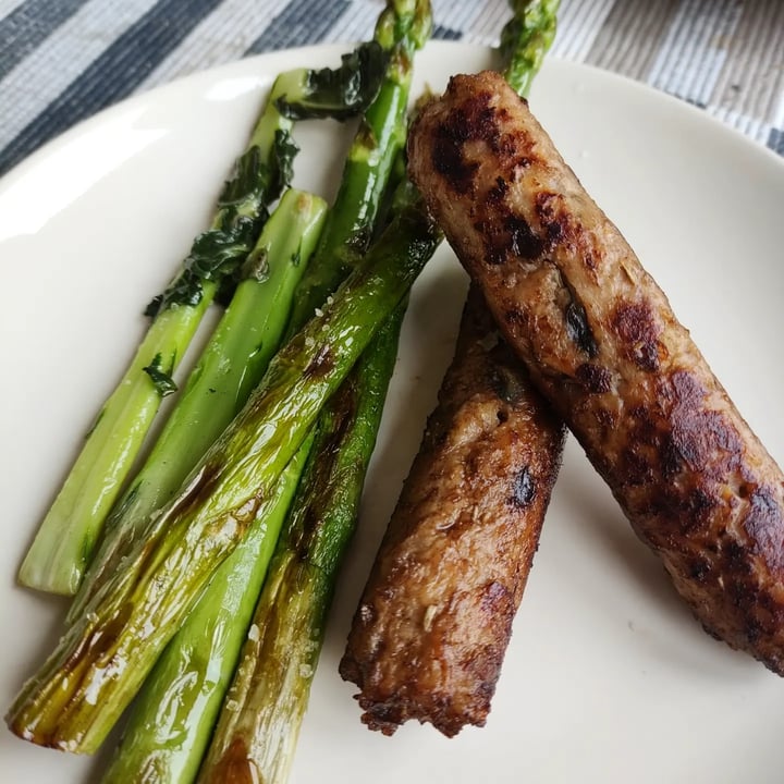 review photo of Linda McCartney's red onion and rosemary sausages shared by @giovannacaivano on 23 May 2022 - review
