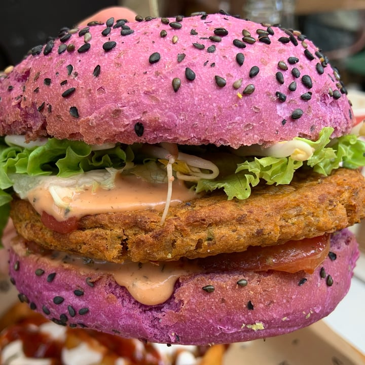 photo of Flower Burger Cherry bomb shared by @gaiasct on  16 Apr 2022 - review