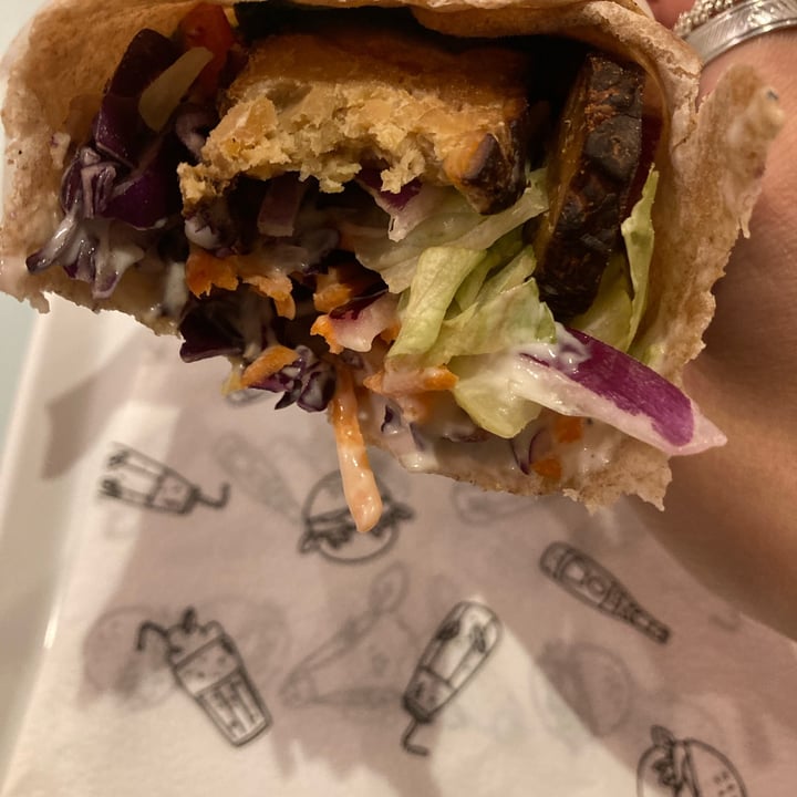 photo of Krowarzywa Vegan Burger Tempeh Burger In Wrap shared by @leandradg on  29 May 2022 - review