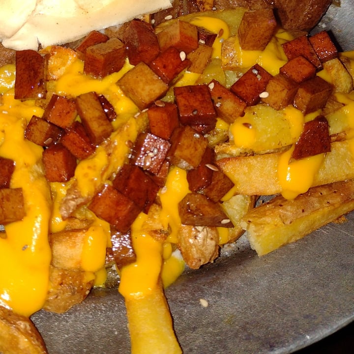 photo of Orange Natural GREEN Papas fritas con cheddar y bacon vegano shared by @antito08 on  24 Apr 2021 - review
