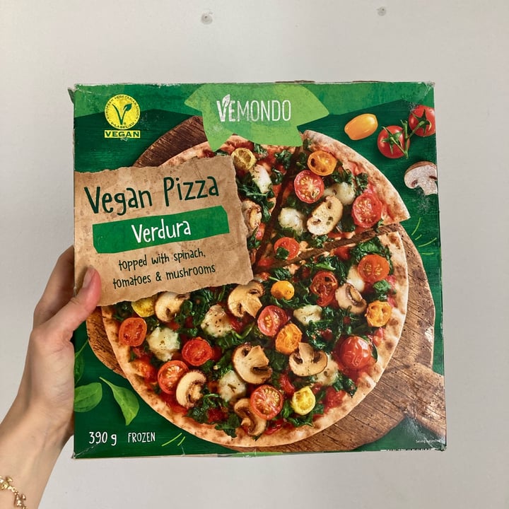 photo of Vemondo  Vegan Pizza Verdura shared by @larazane on  24 Jun 2022 - review