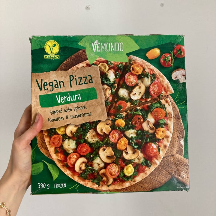 review photo of Vemondo Vegan Pizza Verdura shared by @larazane on 24 Jun 2022 - review