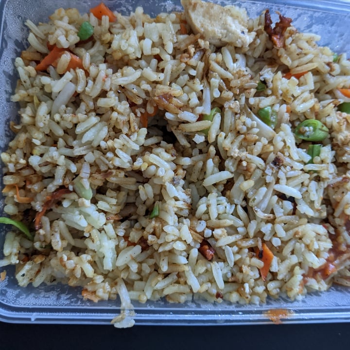 photo of Healthy Vegetarian Food Pineapple Fried Rice shared by @preethiness on  07 Dec 2020 - review