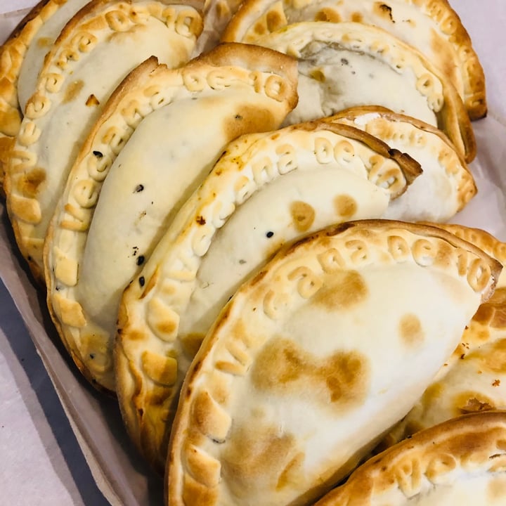 review photo of Empanadas de 10 Empanadas Veganas shared by @julifontana on 19 Jan 2021 - review