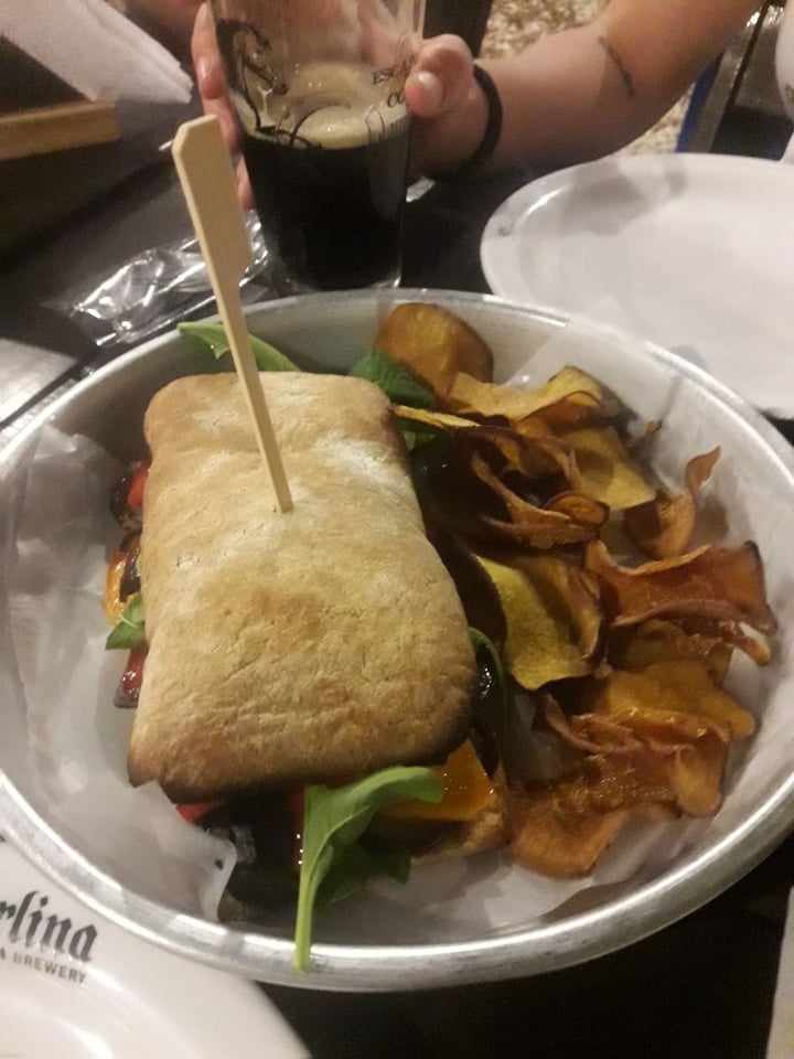 photo of Berlina Ballester Sandwich de verduras asadas y batatas fritas shared by @ladynoe on  30 Sep 2019 - review