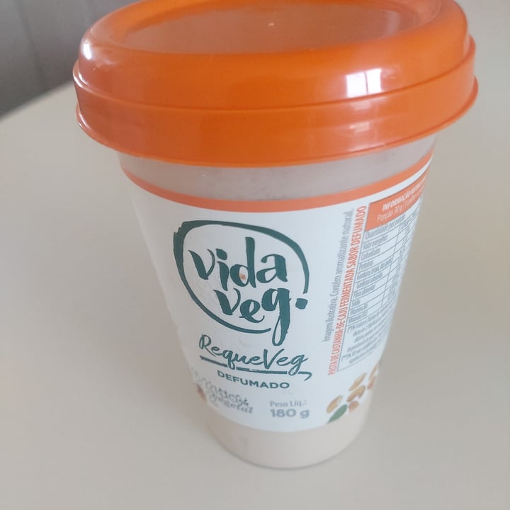 photo of Vida Veg Requeijão defumado shared by @milenaluques on  26 Jun 2022 - review