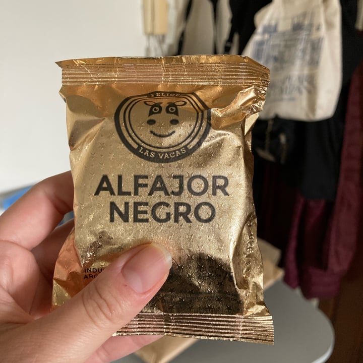 photo of Felices Las Vacas Alfajor Negro shared by @berevigna on  21 Oct 2021 - review