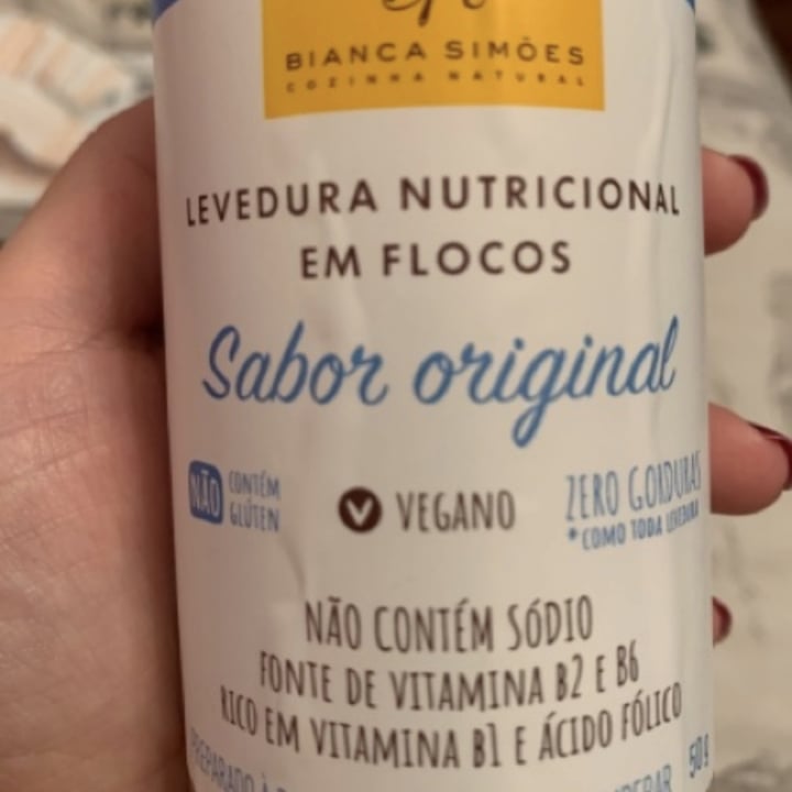 photo of Bianca Simões Levedura nutricional em flocos, sabor original shared by @dicelialuzia on  08 Jun 2022 - review