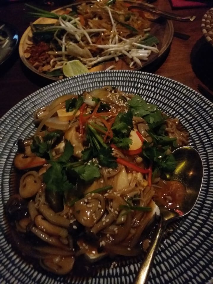 photo of Mak Mak Tofu Phad Hed shared by @moosewong on  09 Sep 2019 - review